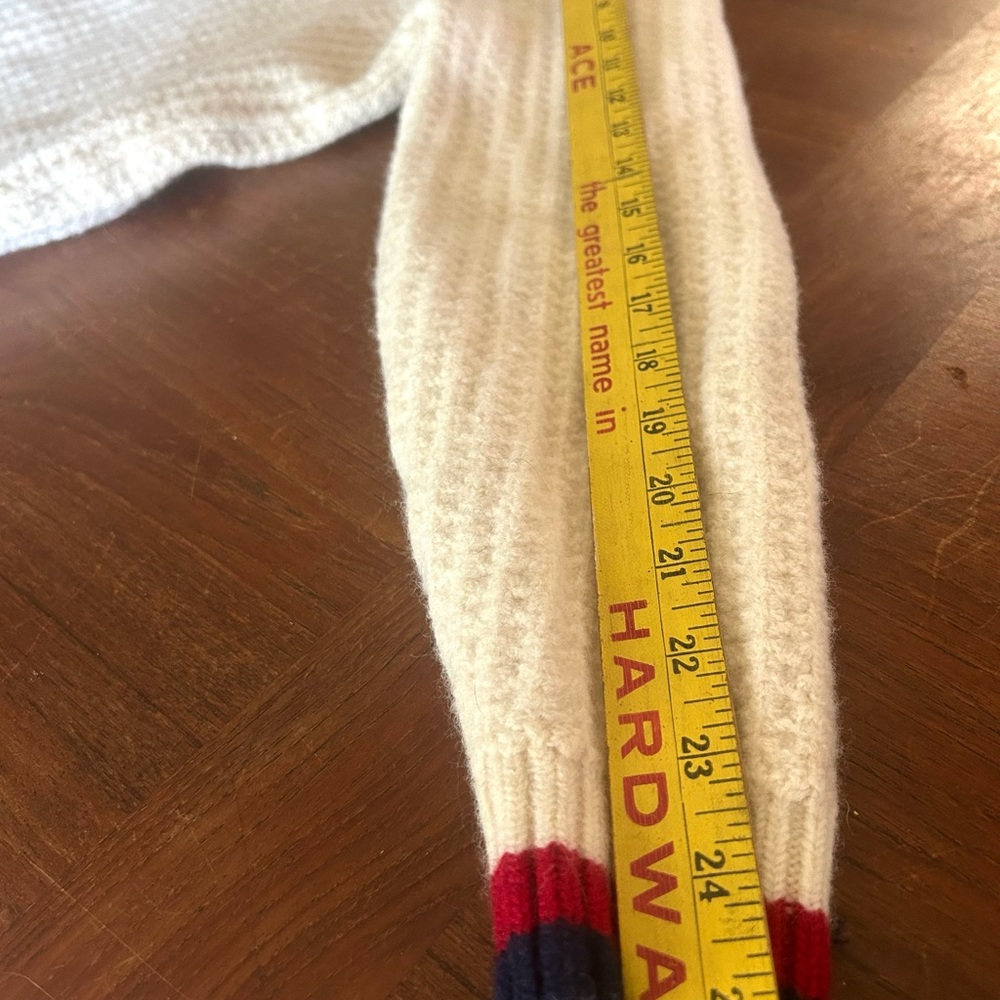 JEFF RAM by LORD JEFF VINTAGE Classic Ivory V-Neck Sweater - Woman’s - 100% Wool - Picture 9 of 9